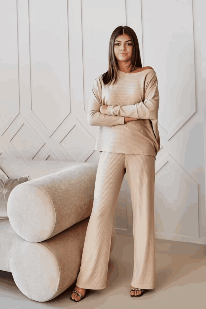Lekki dres z prazkowanego materialu - obrazek 2